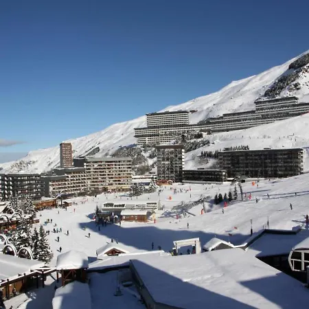Aravis 12 *